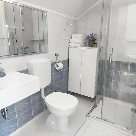 Apartment Ana Molunat