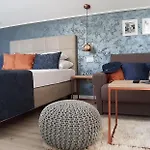 Ana *