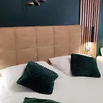 Ana *