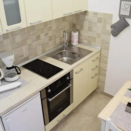 Apartment Ana Molunat