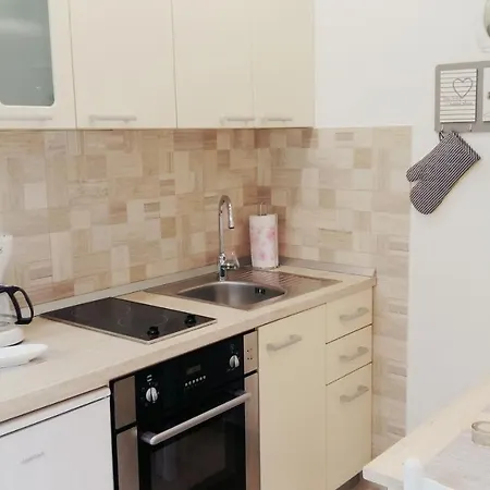 Apartment Ana *