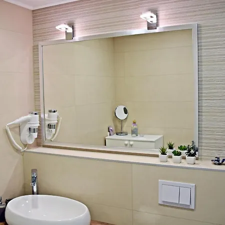 Ana * Молунат