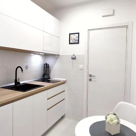 Ana Apartment *