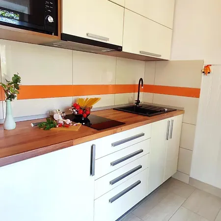 Ana Apartment *