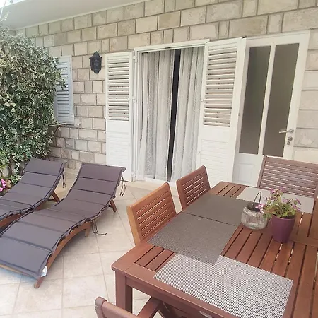 Ana * Молунат